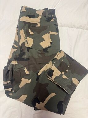Camo pants